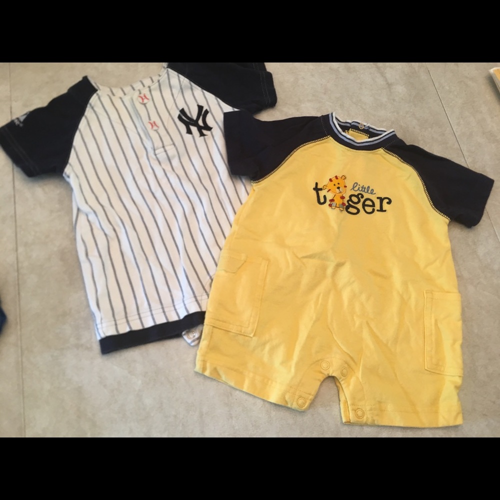 Onesie’s size 3-6 months